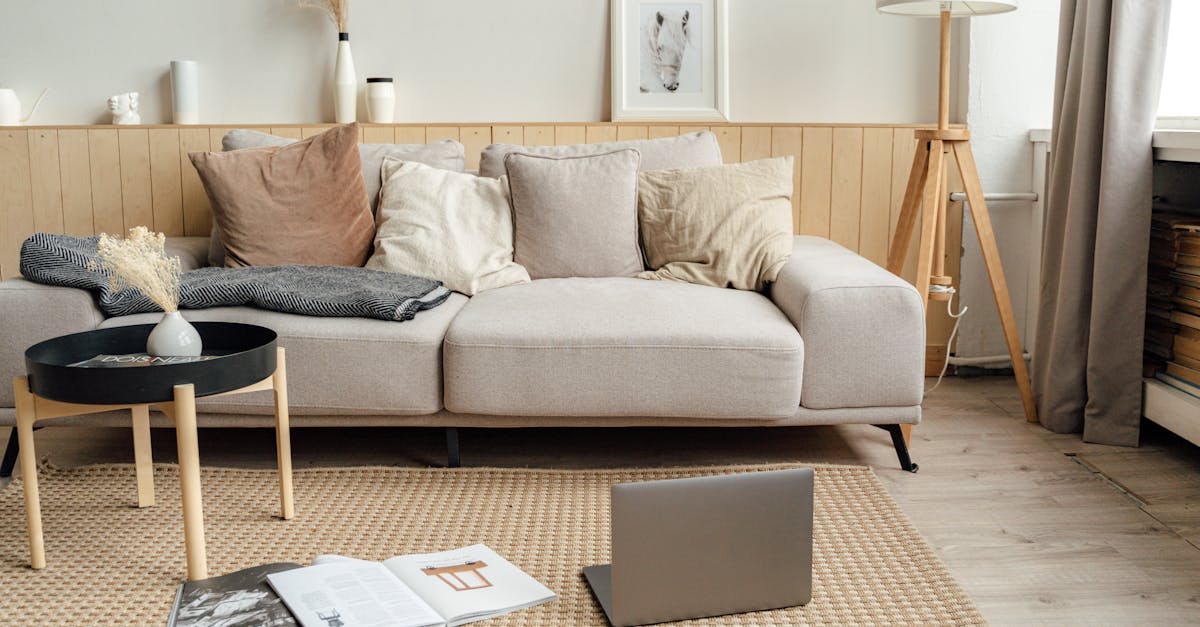 découvrez les effets secondaires courants et rares des médicaments, traitements ou substances, leurs causes, la façon de les reconnaître et les conseils pour les prévenir ou les gérer efficacement.