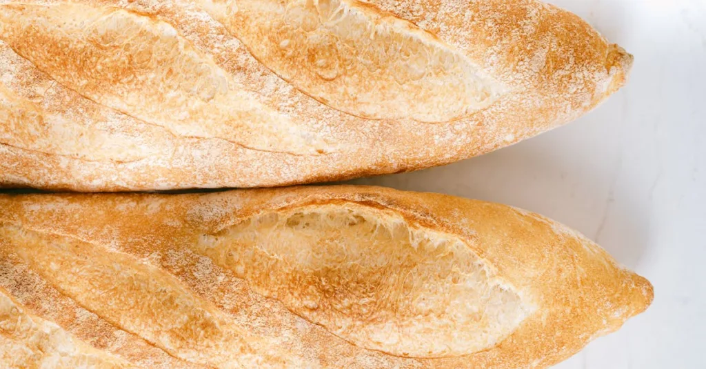 découvrez combien de calories contient une baguette traditionnelle française et comment elle s'intègre dans une alimentation équilibrée.
