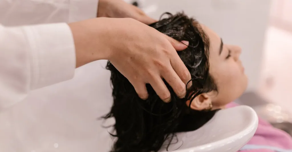 solutions efficaces pour le traitement de la perte de cheveux : retrouvez une chevelure dense et saine grâce à nos conseils et soins adaptés.