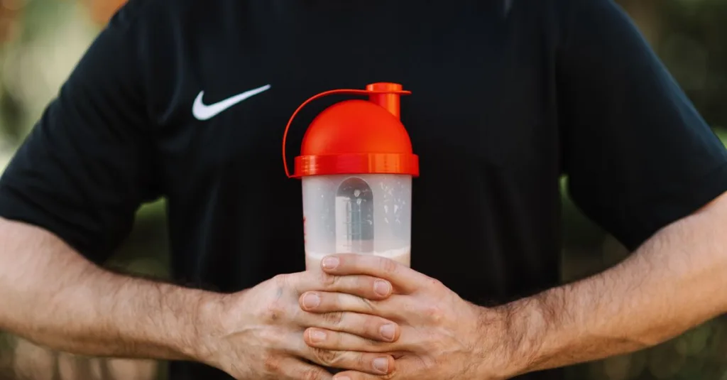découvrez notre whey protein de haute qualité pour améliorer votre récupération musculaire et optimiser vos performances sportives. idéale pour tous les niveaux, elle favorise la prise de masse et la définition musculaire.