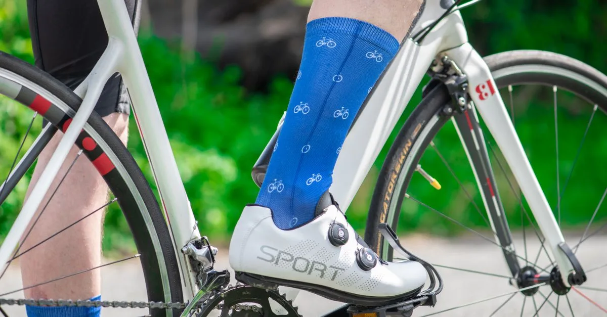 découvrez les pédales automatiques : améliorez votre performance et votre confort en cyclisme grâce à une fixation optimale entre vos chaussures et votre vélo.