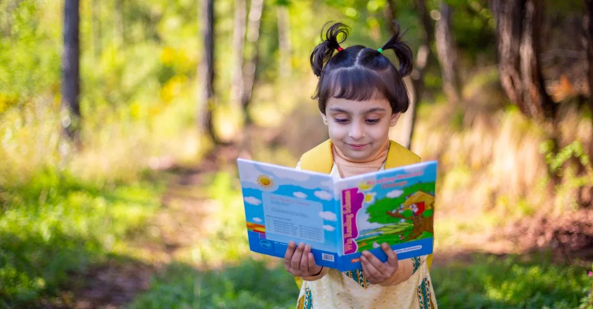 découvrez l'importance de l'alphabétisation précoce pour le développement des compétences en lecture et écriture chez les jeunes enfants.