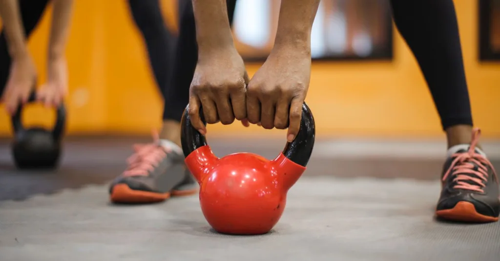 découvrez insanity workout, un programme d'entraînement intense pour brûler des calories rapidement et améliorer votre forme physique chez vous.