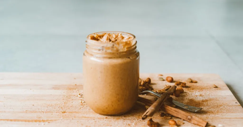 découvrez nos délicieuses recettes et bienfaits du beurre de cacahuète, une pâte à tartiner riche en protéines et au goût gourmand.