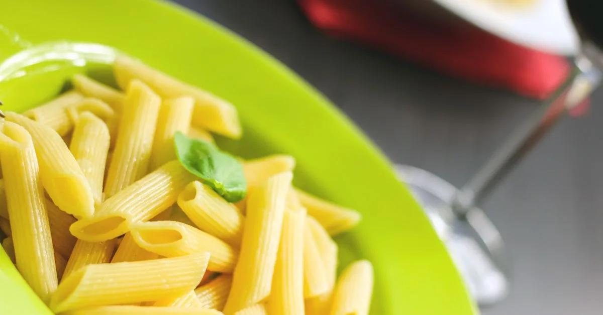 découvrez quand et quelle quantité de glucides consommer après l’exercice pour reconstituer vos réserves énergétiques et soutenir votre récupération.