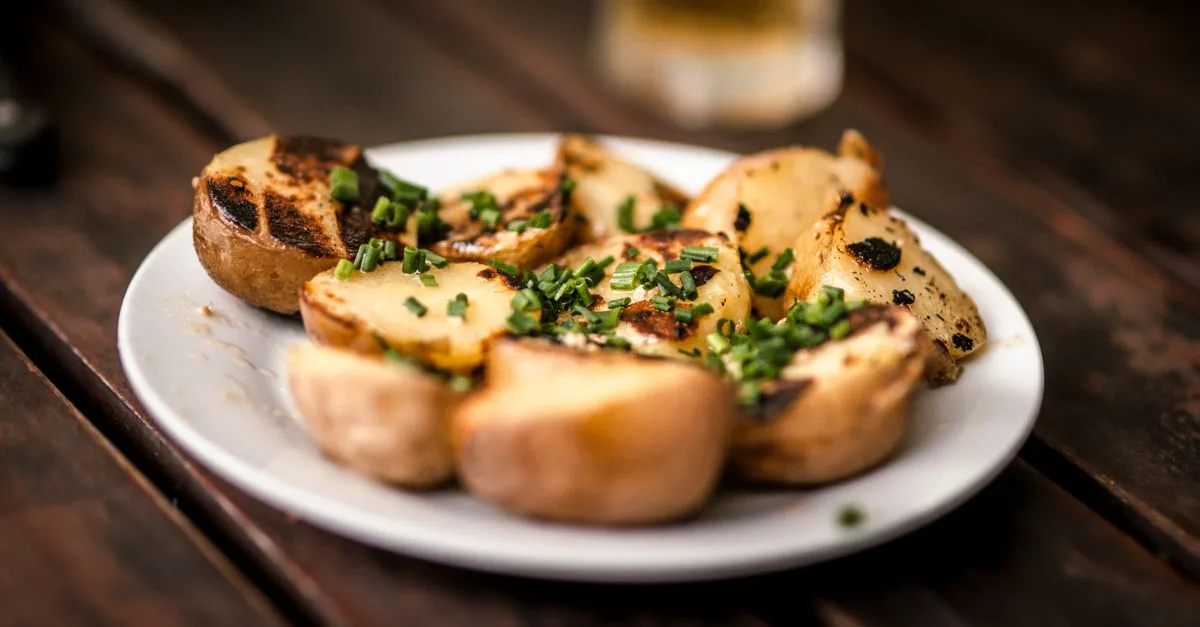 pommes de terre ou patates douces avant l’entraînement : comparez leurs apports, leur digestion et leurs bienfaits pour choisir le meilleur carburant.